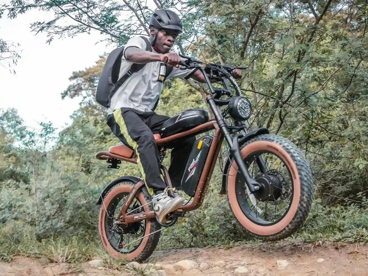 SAMEBIKE M20-III – retro fatbike elektrobicykel – produktová fotografia 5